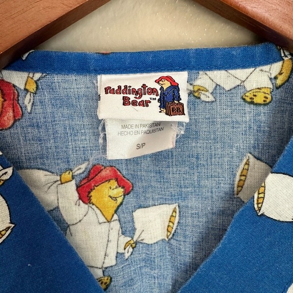 Paddington Bear Blue Scrubs Top Cotton V-Neck Short Sleeve Pockets Women's S - Picture 6 of 10